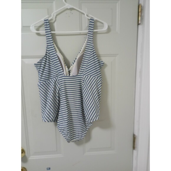 Swimsuit One Piece Size 1X Striped V-Neck White Women's By Time And Tru Blue - Picture 7 of 9